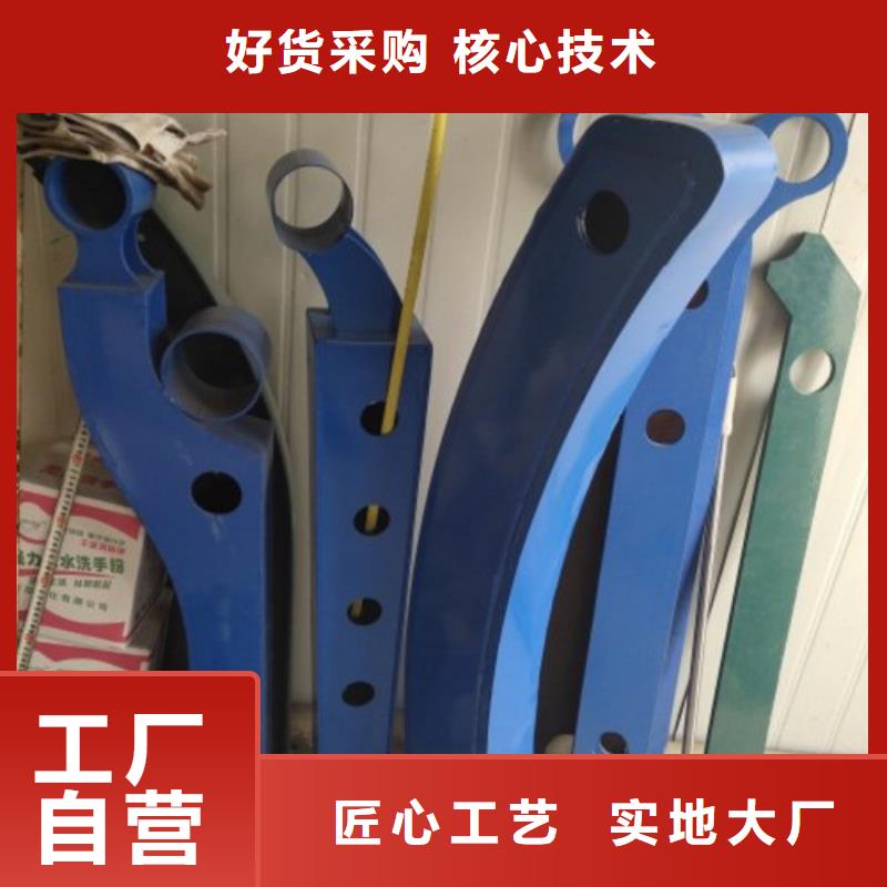 蓝色钢板立柱质量结实耐用