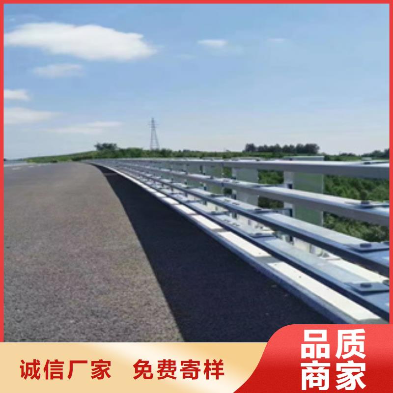 护栏钢板立柱展鸿护栏厂家供货及时