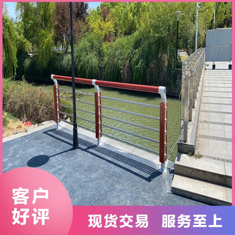 
锌钢木纹转印栏杆
镀锌管木纹转印桥梁护栏木纹转印河道护栏造型别致
