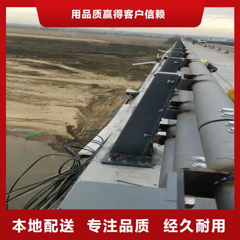 镀锌喷漆桥梁防撞护栏
防撞护栏镀锌喷漆
防撞护栏喷氟碳漆抗冲击能力强
