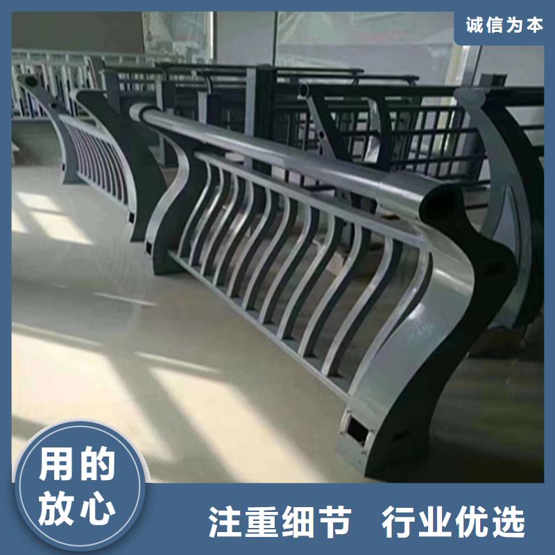 小型公路防撞立柱展鸿护栏品质保证