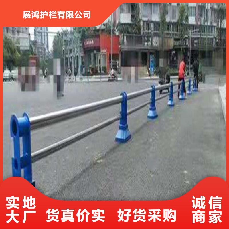 镀锌管桥梁河道防护栏安装完稳固结实
