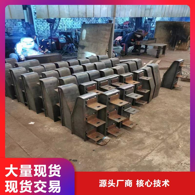 钢板包厢防撞立柱展鸿护栏打造经典款