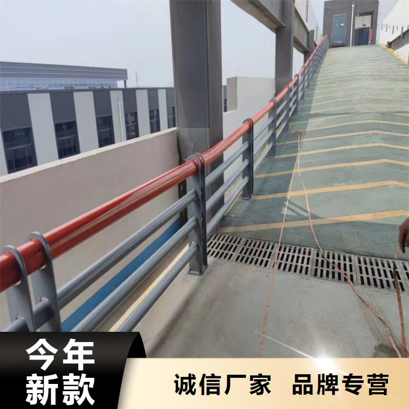 锌钢木纹转印护栏抗晒耐候性好选展鸿护栏后顾无忧