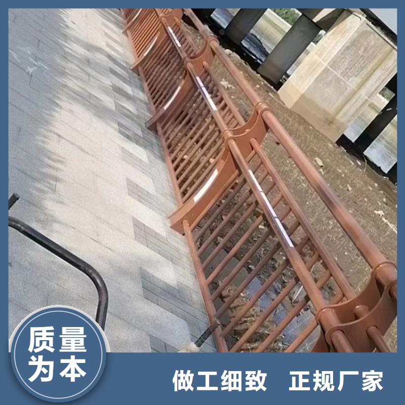定安县镀锌管桥梁防撞护栏耐低温不褪色认准展鸿护栏