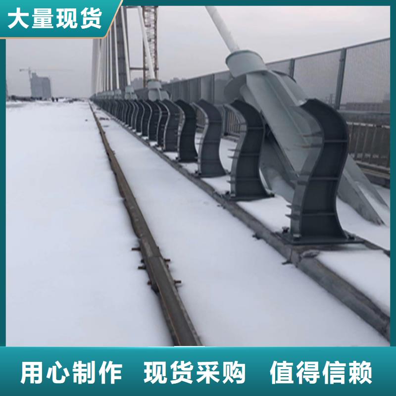 氟碳漆防撞护栏接口平滑严谨