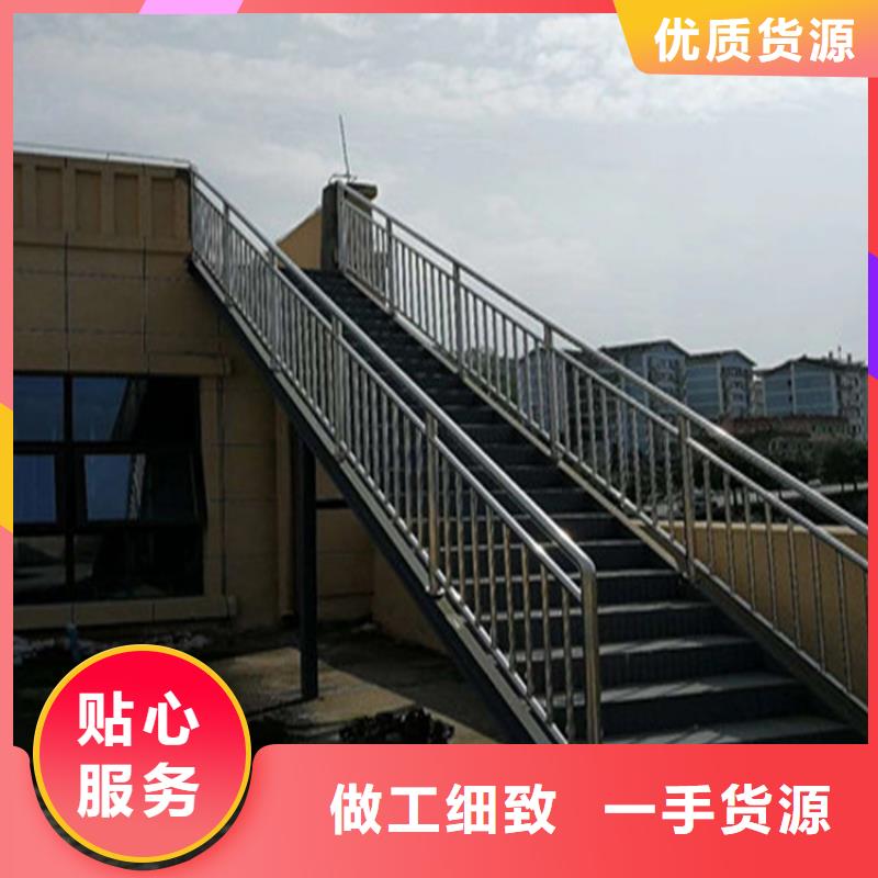 镀锌管喷塑护栏色彩鲜亮表面光洁选展鸿护栏后顾无忧