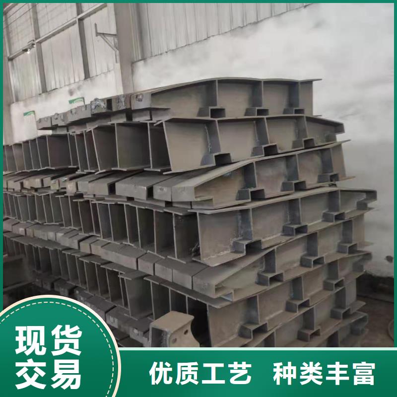 防撞栏杆立柱实体护栏厂家