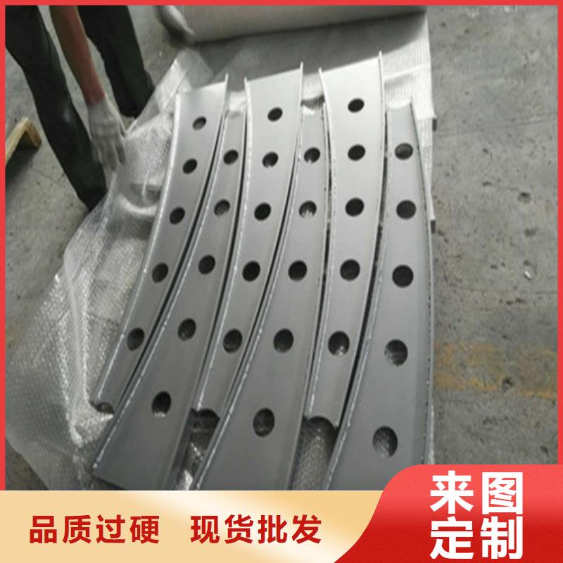 道路隔离栏杆使用寿命长