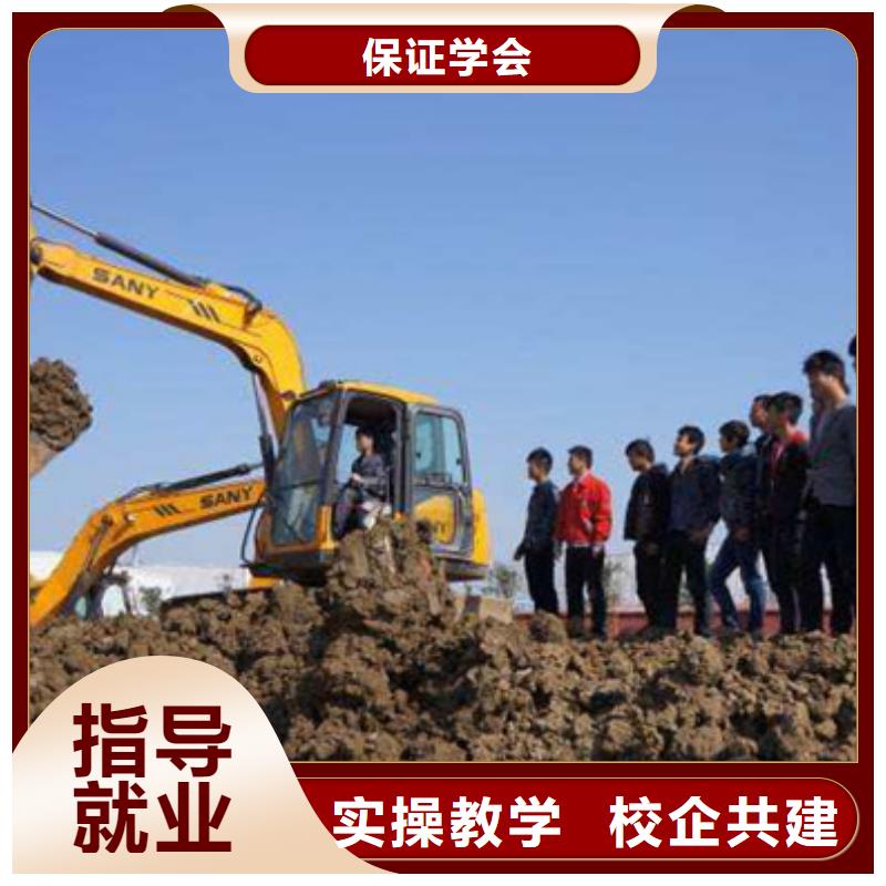 铲车驾驶学校哪家好虎振铲车装载机培训基地