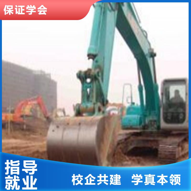 专业学塔吊叉车的驾驶学校集团化教学资源共享