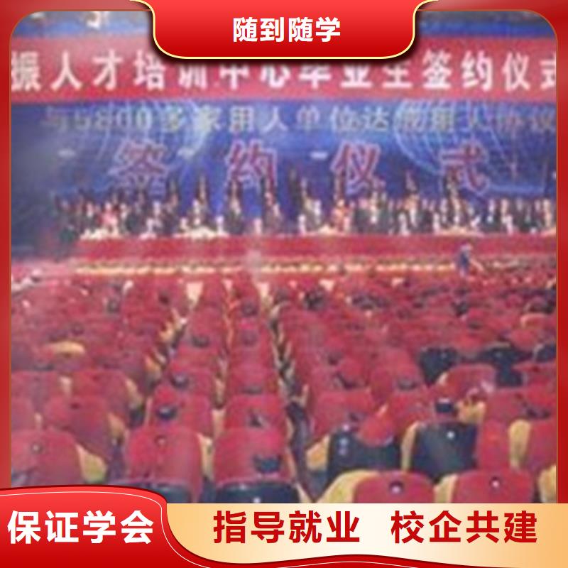 哪里有塔吊叉车驾驶学校专业学塔吊叉车的驾校