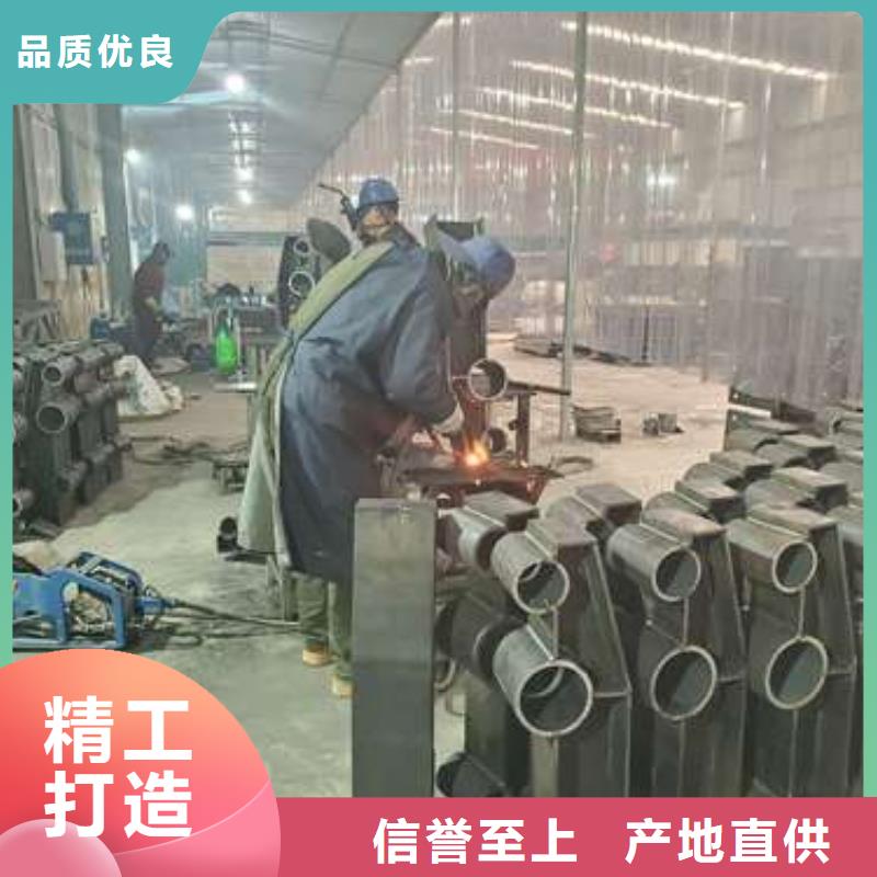 防撞灯光护栏厂家，货源足
