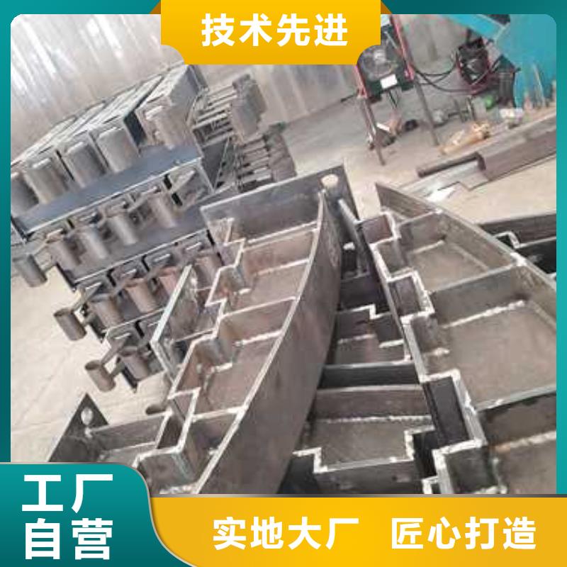 桥上人行道防撞栏杆、桥上人行道防撞栏杆生产厂家—薄利多销