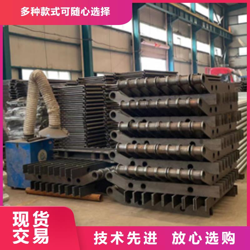不锈钢复合管道路护栏使用寿命长久