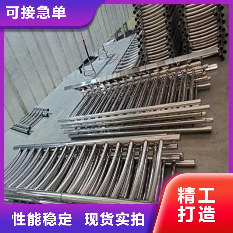 实力雄厚的人行道天桥防护隔离护栏生产厂家