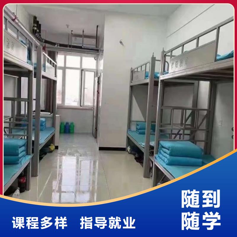 满城厨师培训学校招生简章初中毕业学厨师好不好