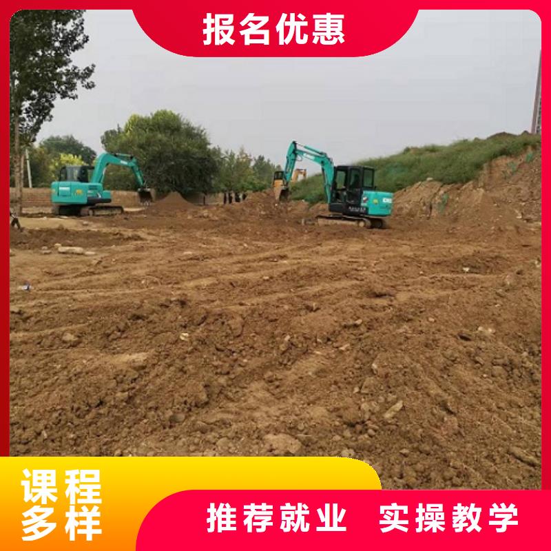 挖钩机技校学期多少时间钩机操作证