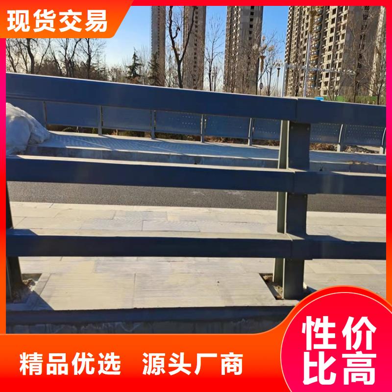 道路护栏坚固耐用
