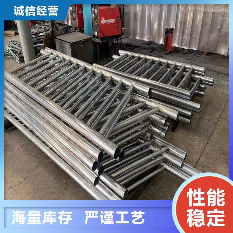 道路护栏品种多样