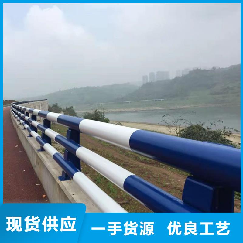选购不锈钢景观仿木纹栏杆可按需定制