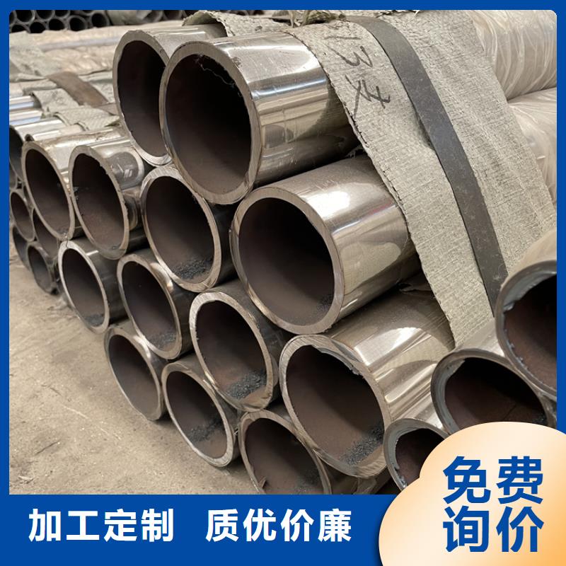 防撞护栏上的钢管栏杆-防撞护栏上的钢管栏杆专业生产