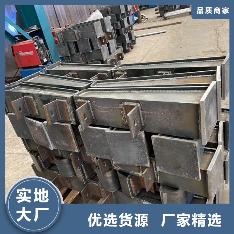 道路防撞护栏_道路隔离栏同行低价