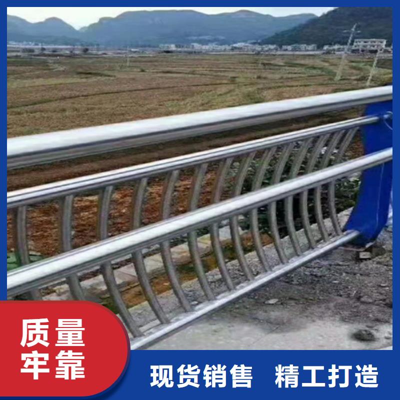 桥上的防撞护栏热卖中
