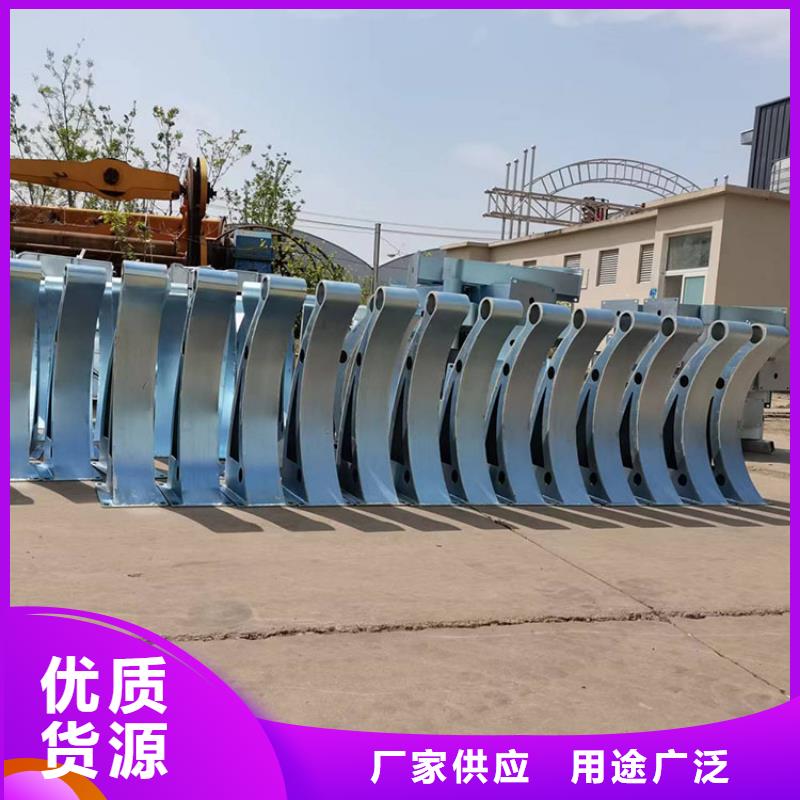 热镀锌喷塑防撞钢管护栏完善的生产设备