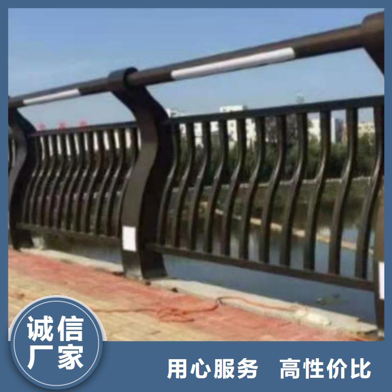 热卖公路灯光护栏-实体厂家