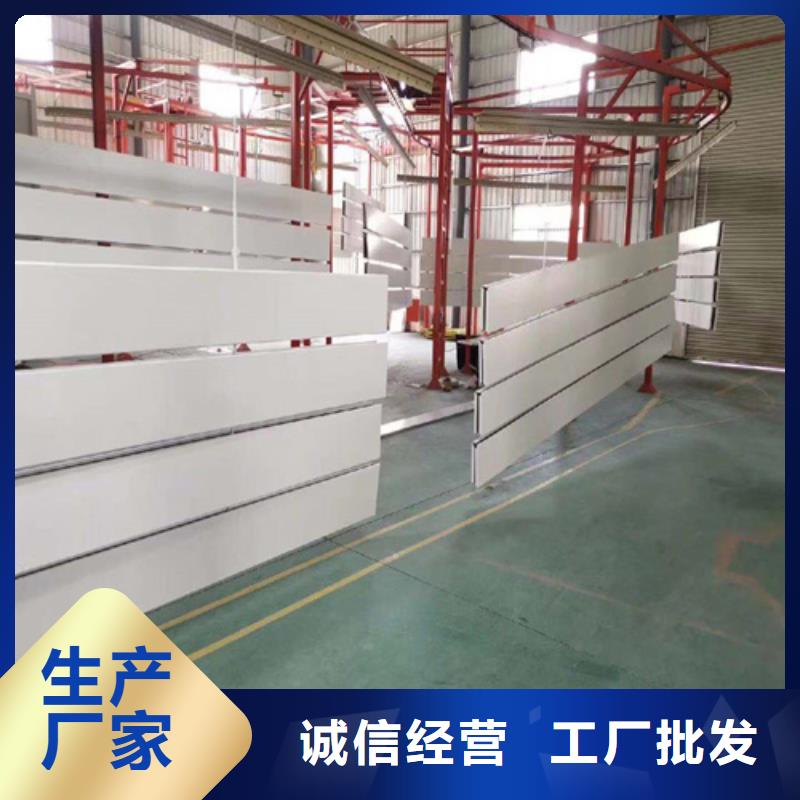 加油站罩棚天花
施工