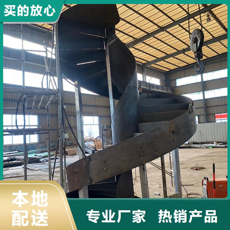北京市丰台金属楼梯复试错层居室钢化玻璃扶手