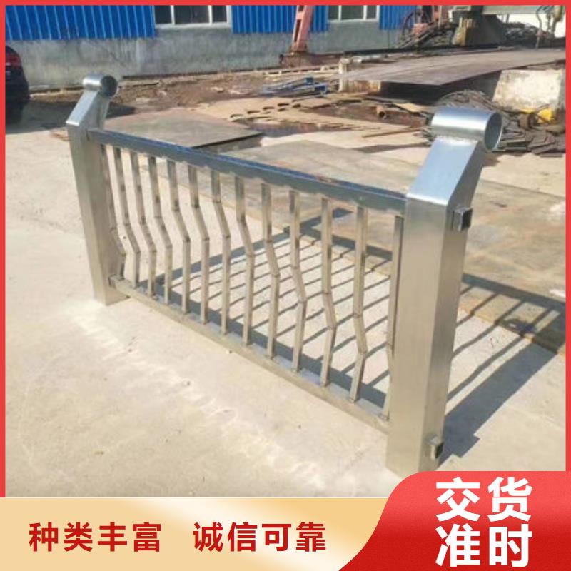 护栏钢板立柱护栏优质材料厂家直销