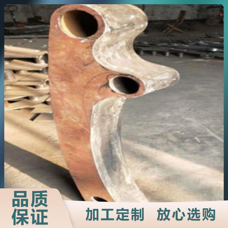 道路隔离栏杆不锈钢复合管护栏批发价格适用场景