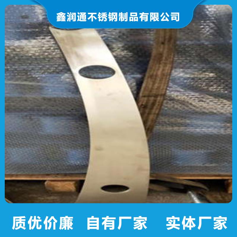 道路隔离栏杆不锈钢复合管护栏批发价格适用场景
